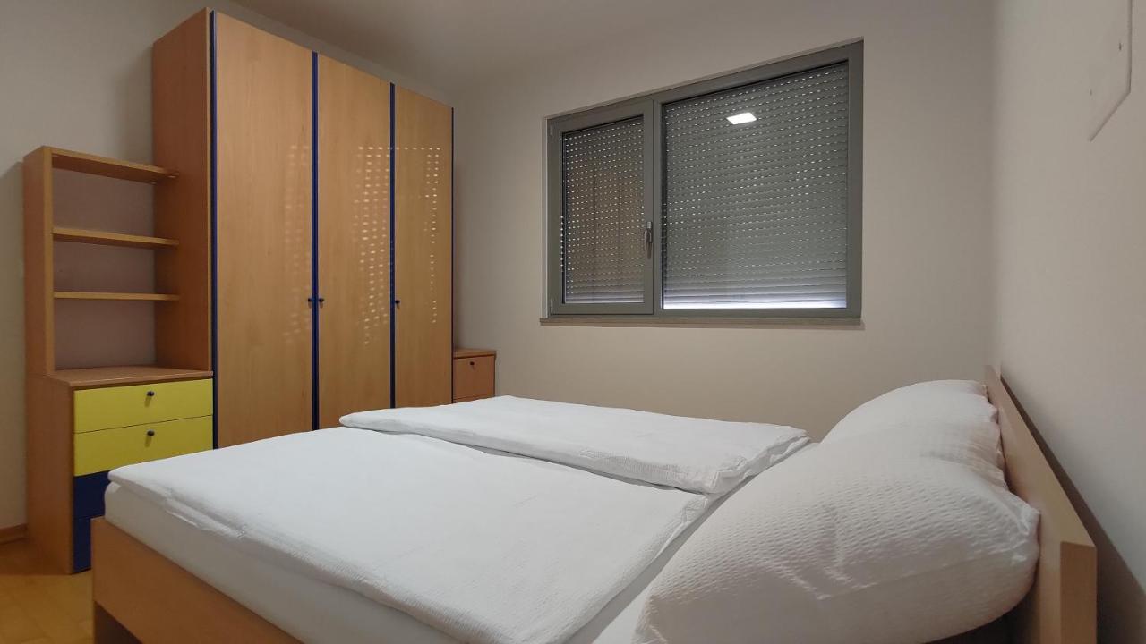 Apartmaji Palea Izola Esterno foto